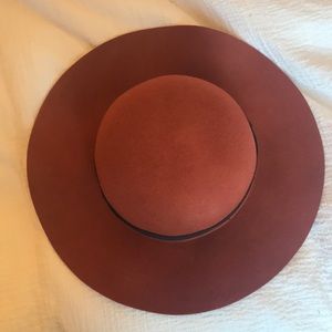 maroon hat